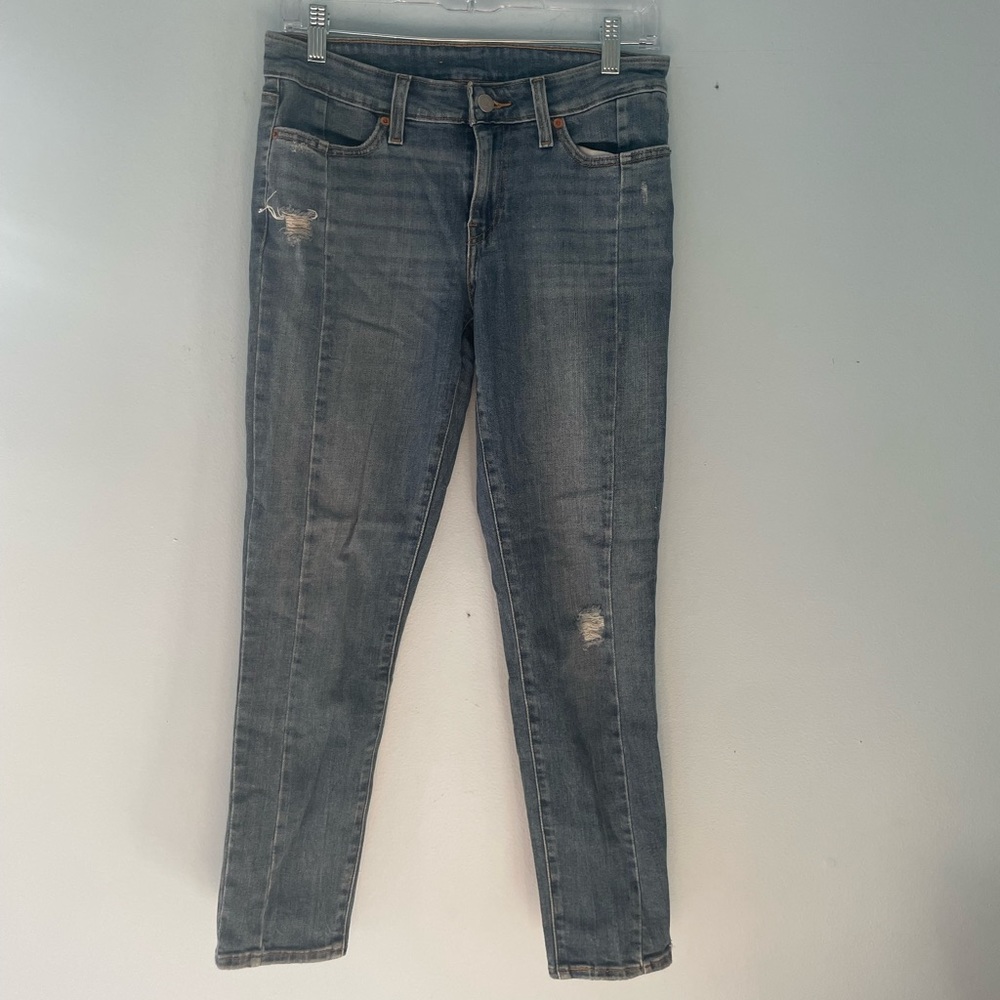 Levi’s Paneled Mid-wash jeans